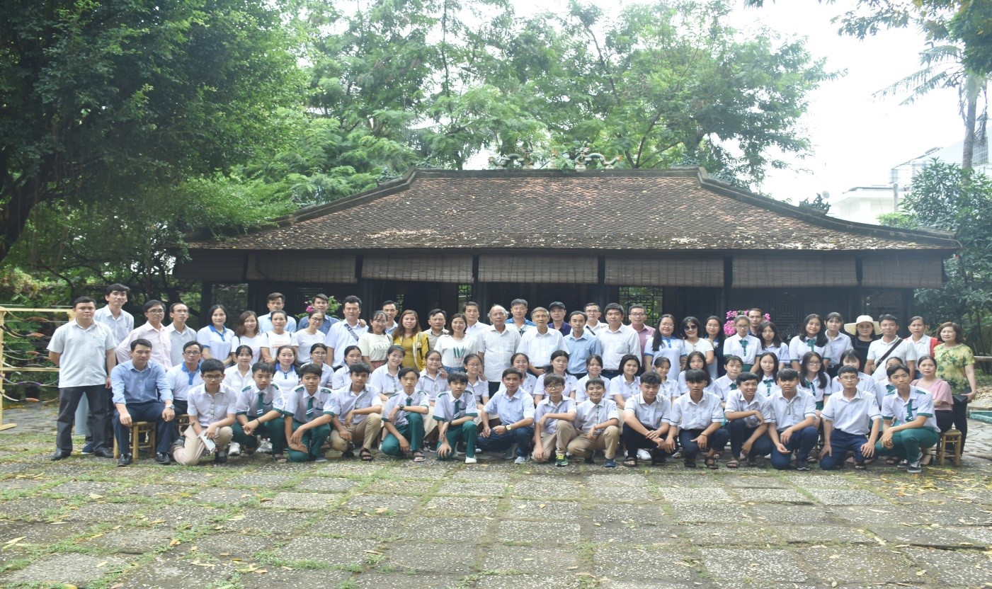 DẠY HỌC TIẾNG NHẬT TRONG TRƯỜNG LÊ LỢI - LELOI KAKKOU DE NIHONGO WO OSHIERUKOTO - ( LELOI学校で日本語を教えること。）